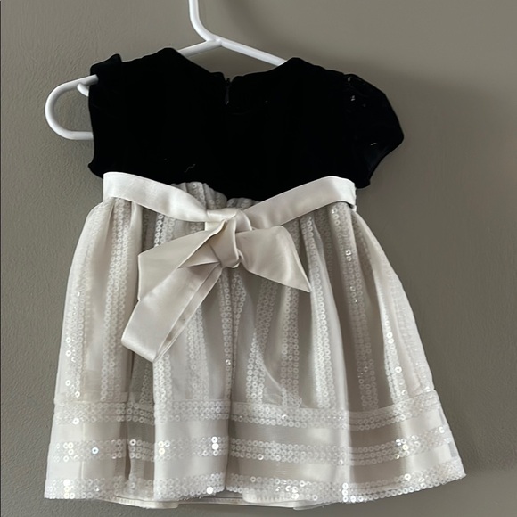 Vintage Elegant Black and White Kids Dress - Picture 4 of 4